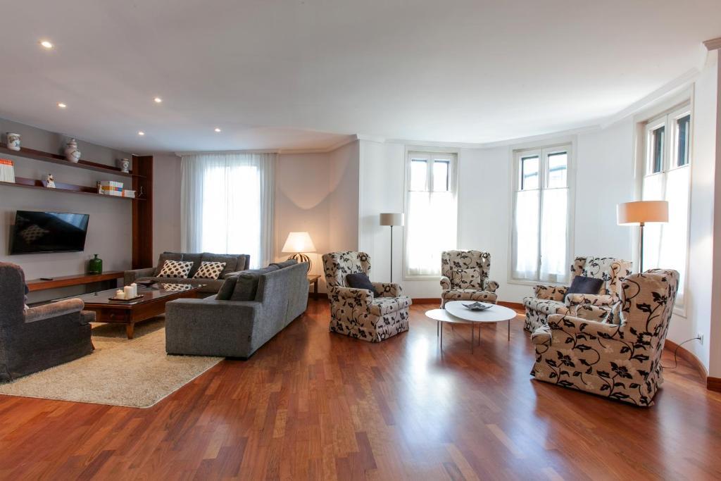 Serennia Apartamentos Ramblas - Placa Catalunya Barcelona Bilik gambar