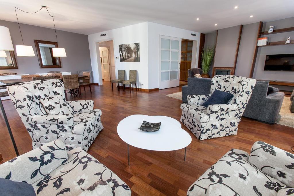 Serennia Apartamentos Ramblas - Placa Catalunya Barcelona Bilik gambar