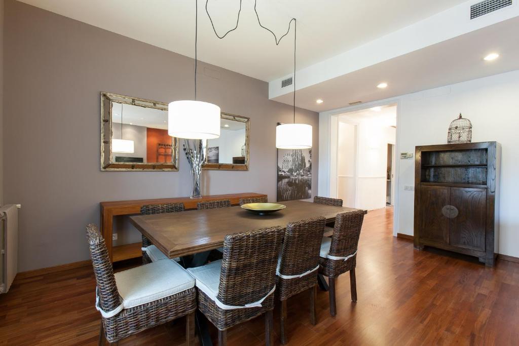 Serennia Apartamentos Ramblas - Placa Catalunya Barcelona Bilik gambar
