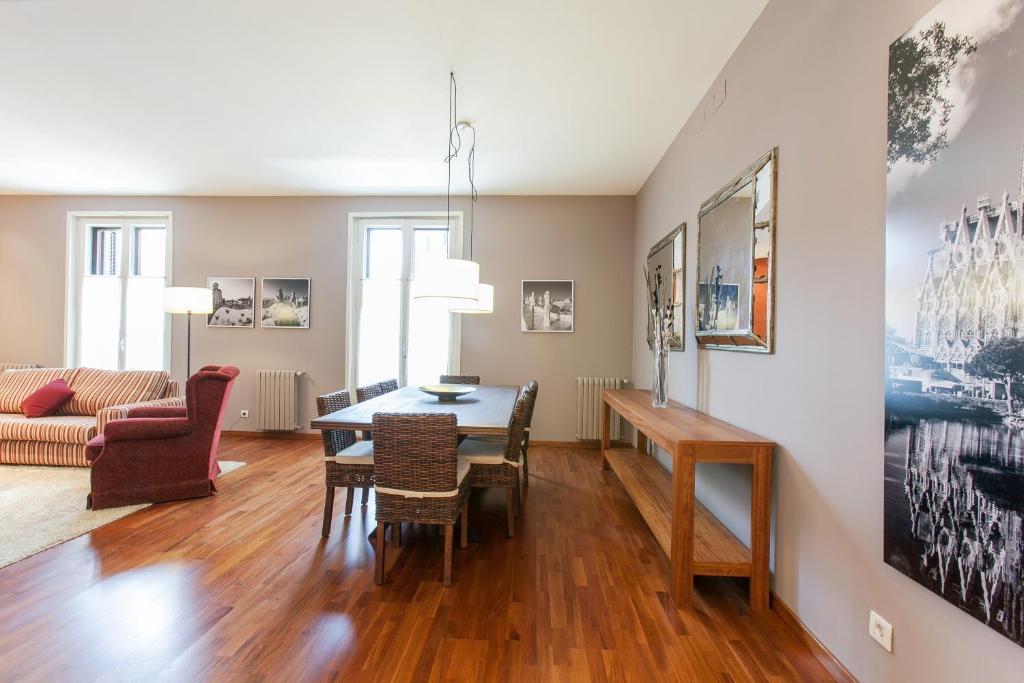 Serennia Apartamentos Ramblas - Placa Catalunya Barcelona Bilik gambar