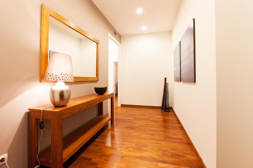 Serennia Apartamentos Ramblas - Placa Catalunya Barcelona Bilik gambar