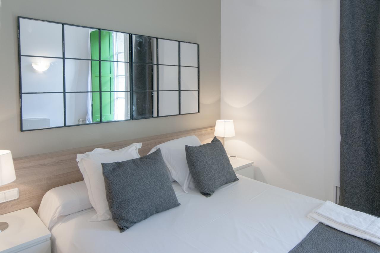 Serennia Apartamentos Ramblas - Placa Catalunya Barcelona Luaran gambar