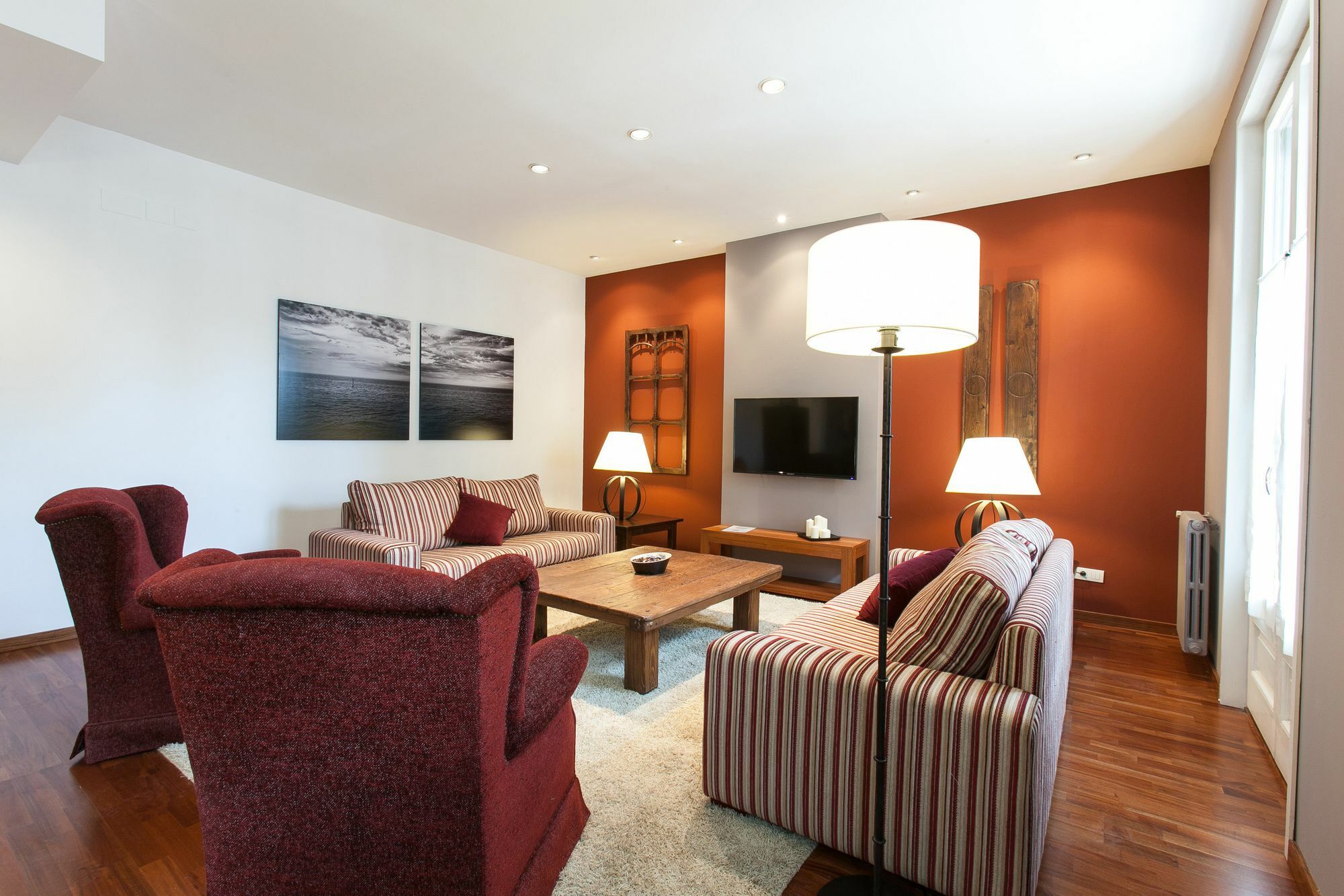 Serennia Apartamentos Ramblas - Placa Catalunya Barcelona Luaran gambar