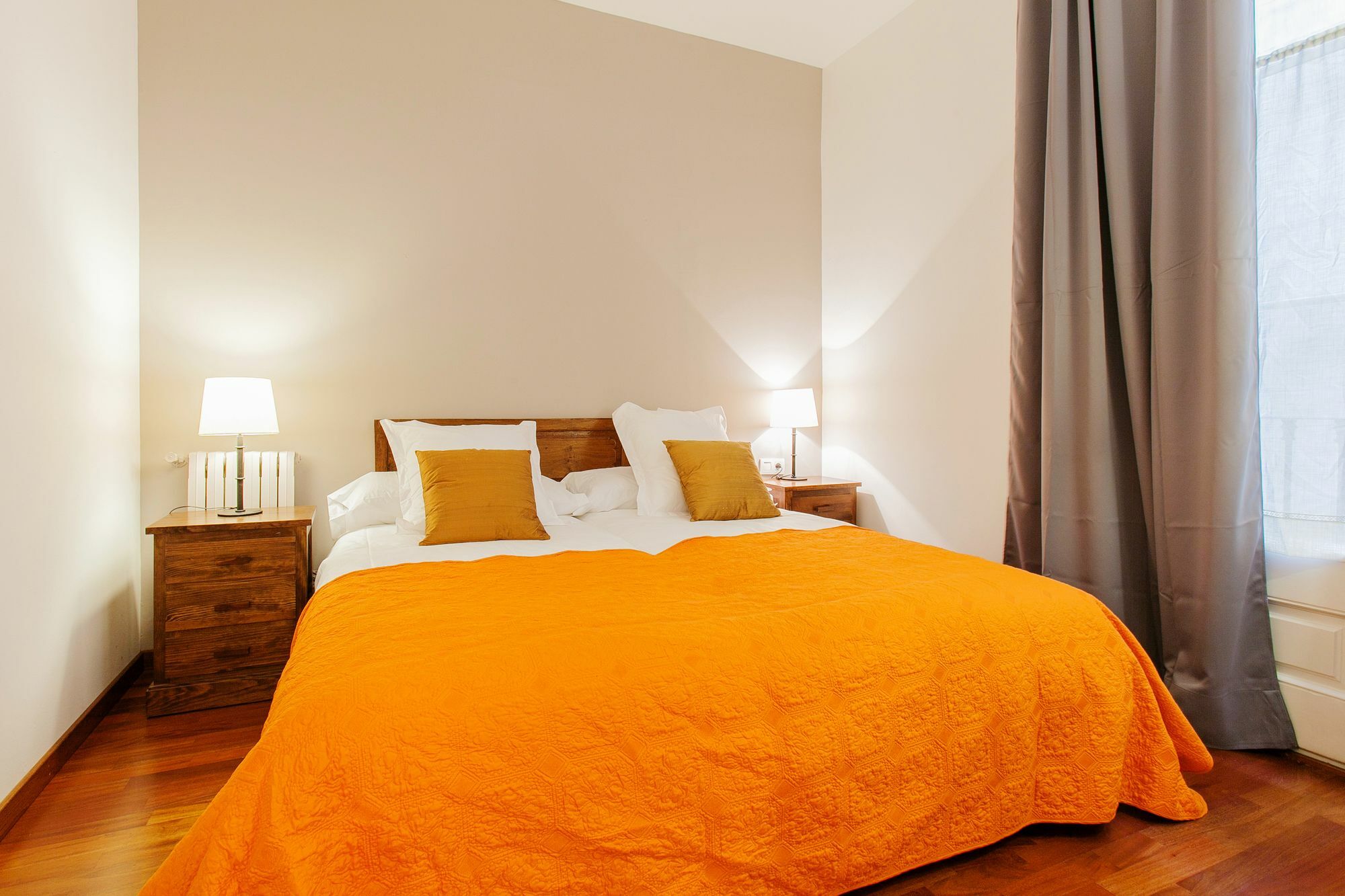 Serennia Apartamentos Ramblas - Placa Catalunya Barcelona Luaran gambar