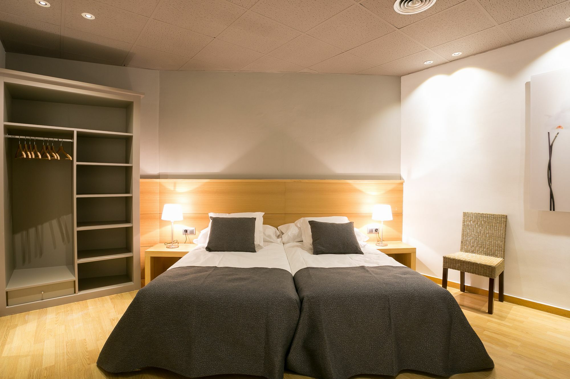 Serennia Apartamentos Ramblas - Placa Catalunya Barcelona Luaran gambar
